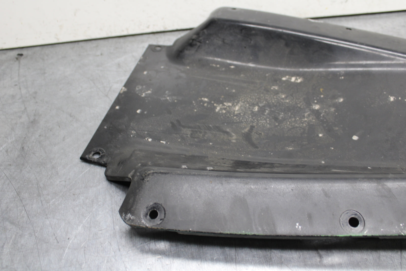 03-05 YAMAHA YZF R6  REAR BACK TAIL UNDERTAIL FAIRING COWL FENDER BB751