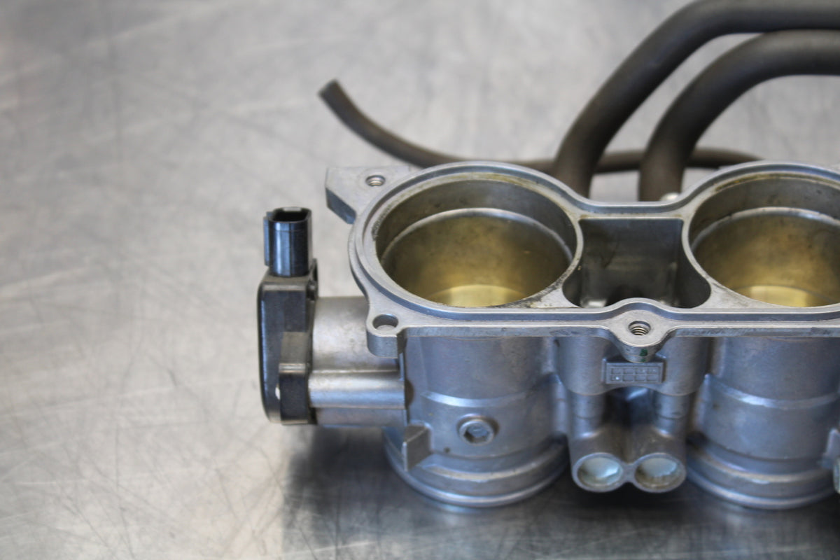 12-16 HONDA CBR1000RR THROTTLE BODIES BB157