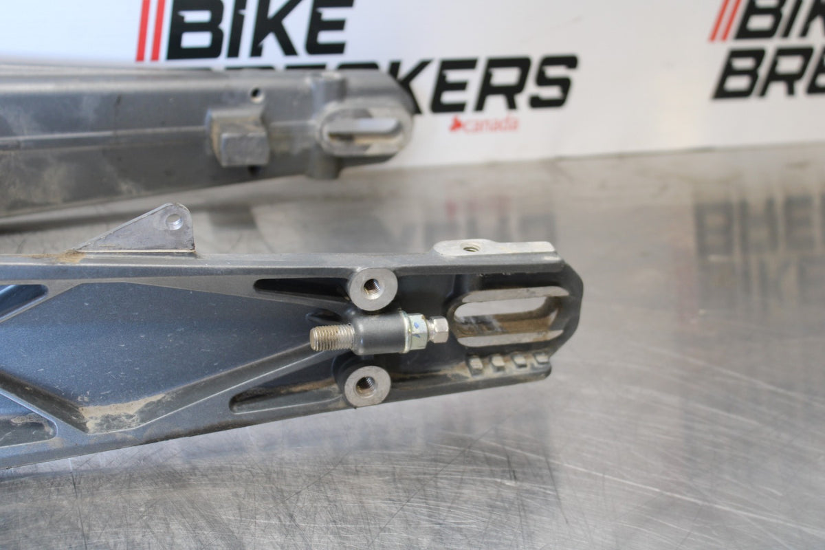 17-22 KTM 390 DUKE REAR SWINGARM BACK SUSPENSION SWING ARM BB180