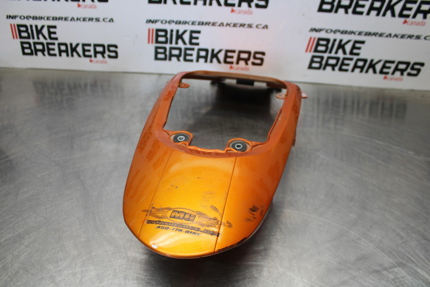 06-07 SUZUKI GSXR 600 CENTER REAR BACK TAIL FAIRING COWL BB178