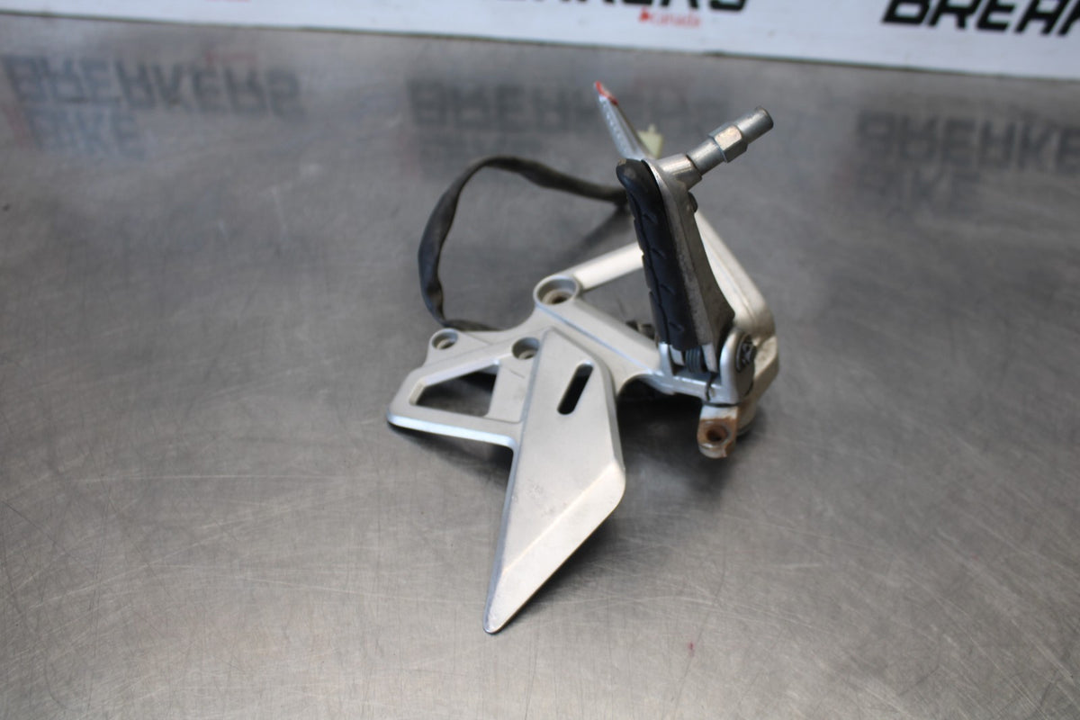 06-07 HONDA INTERCEPTOR 800 VFR800 RIGHT REARSET REAR SET DRIVER FOOT PEG BB917