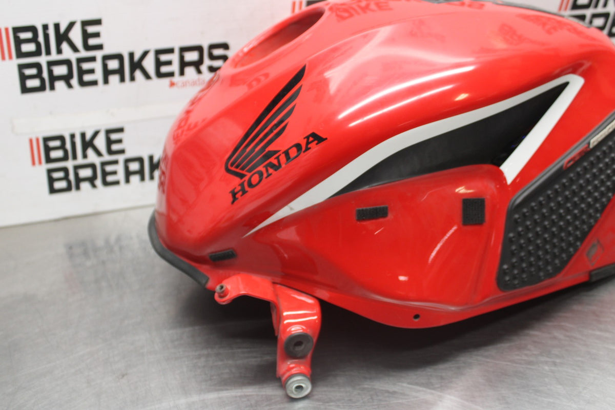 18 HONDA CBR650F GAS TANK FUEL CELL PETROL RESERVOIR BB946