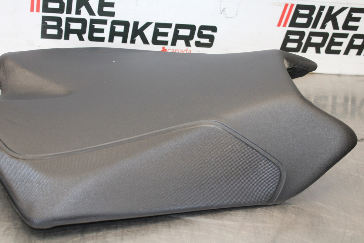 16 APRILIA TUONO V4 1100 FRONT DRIVERS SEAT PAD SADDLE PILLION BB905