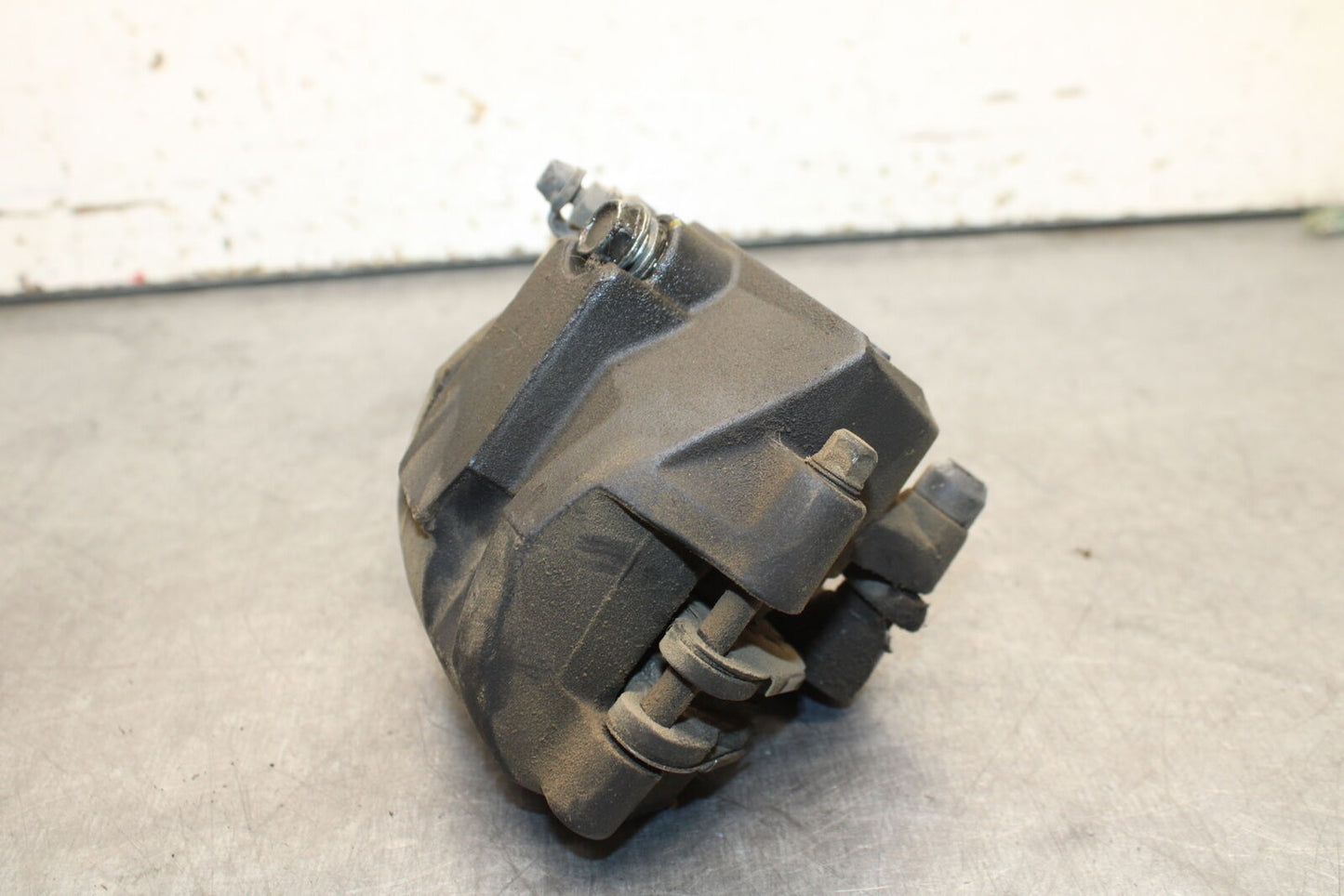 16-17 KAWASAKI VULCAN S 650 EN650 ABS RIGHT FRONT BRAKE CALIPER BB731