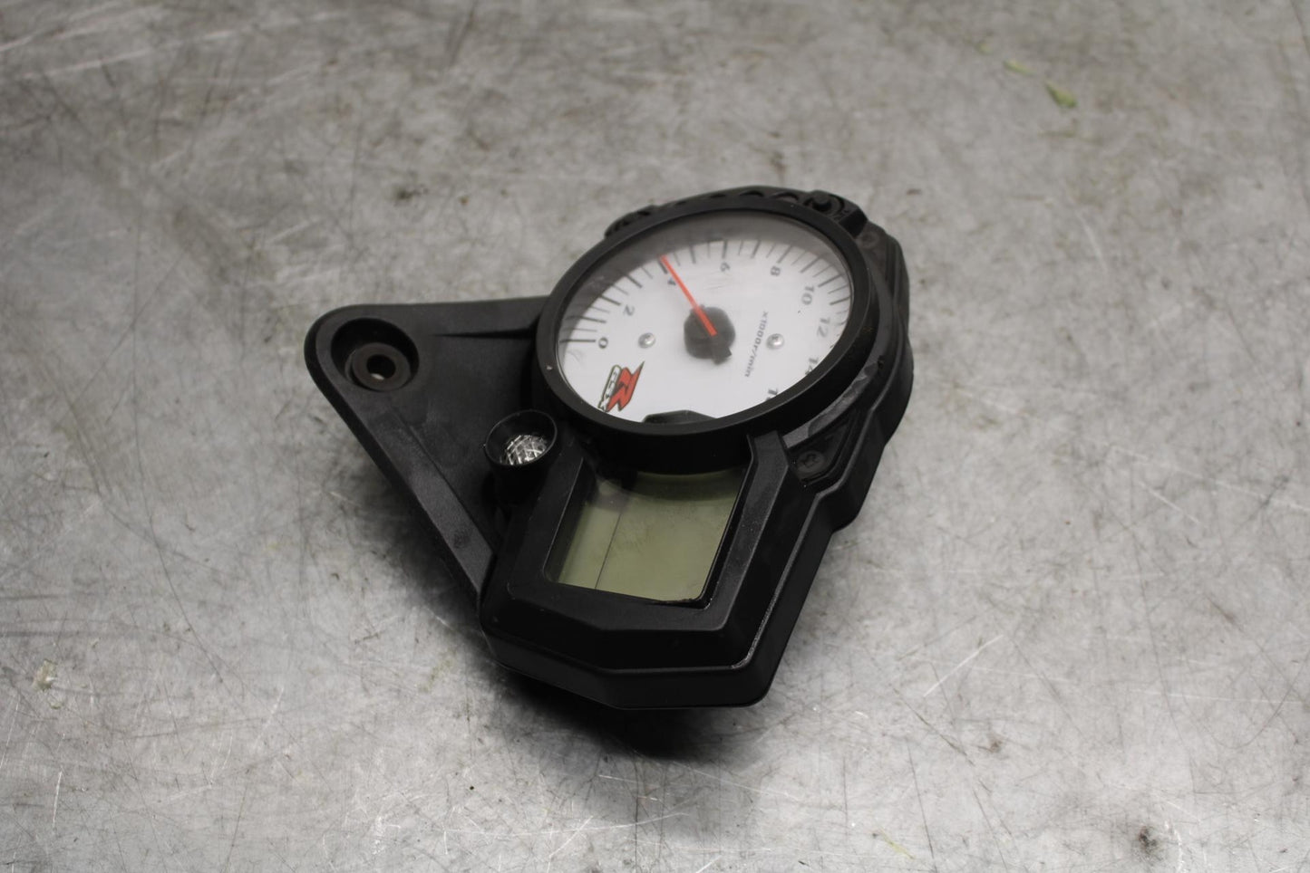 06-07 SUZUKI GSXR750 SPEEDO TACH GAUGES DISPLAY CLUSTER SPEEDOMETER BB543#B