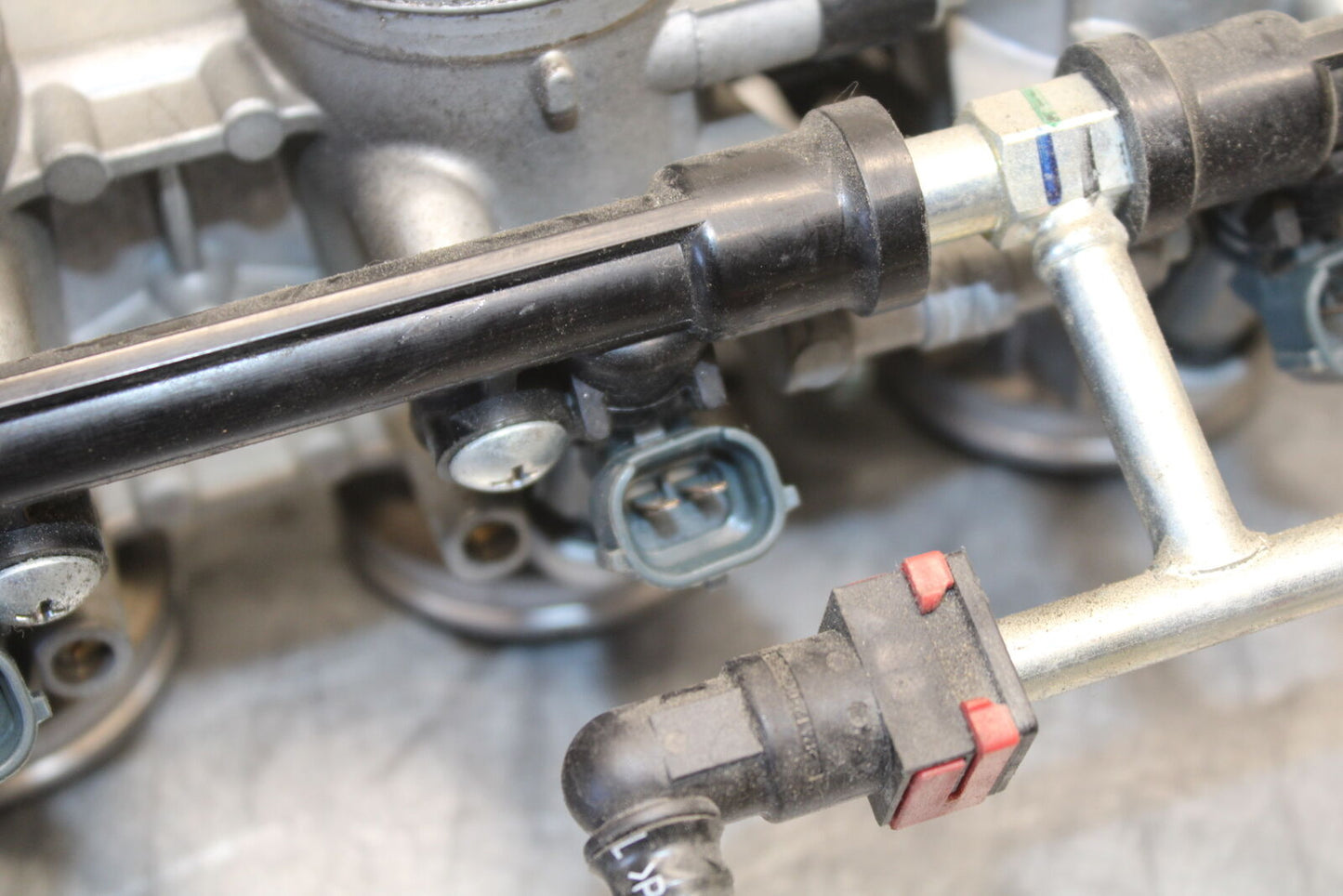 09-12 KAWASAKI NINJA ZX6R MAIN FUEL INJECTORS / THROTTLE BODIES 16163-0128 BB698