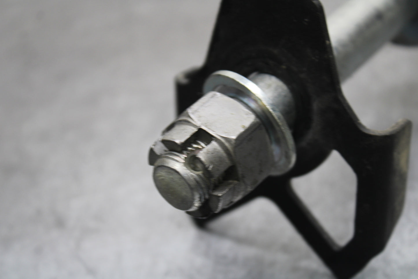 24 KAWASAKI NINJA 500 ABS REAR AXLE BACK WHEEL RIM PIVOT BOLT AXEL BB730