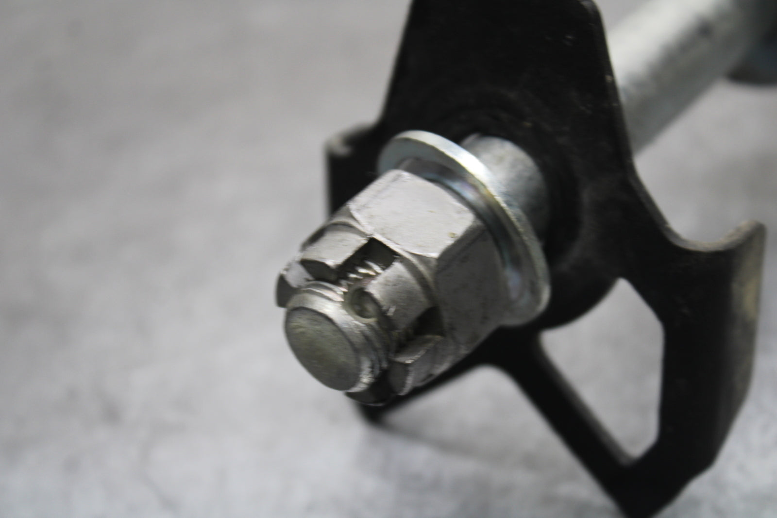 24 KAWASAKI NINJA 500 ABS REAR AXLE BACK WHEEL RIM PIVOT BOLT AXEL BB730