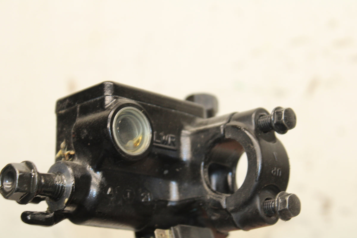 15-16 HONDA CB300F FRONT BRAKE MASTER CYLINDER w/ LEVER BB740