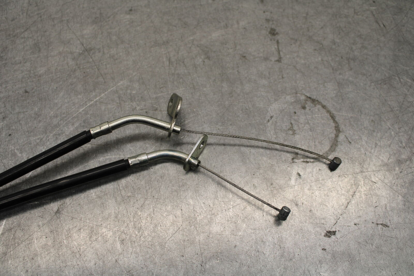 07-08 YAMAHA YZF R1 THROTTLE CABLES LINES BB675