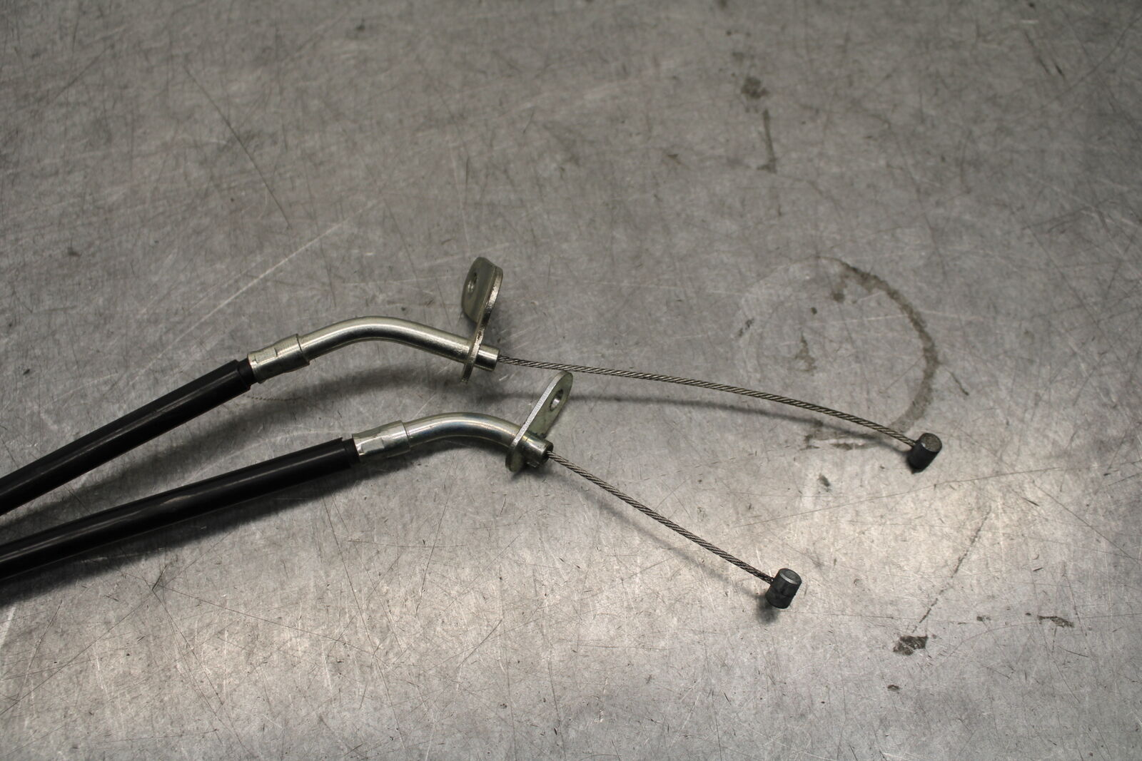 07-08 YAMAHA YZF R1 THROTTLE CABLES LINES BB675