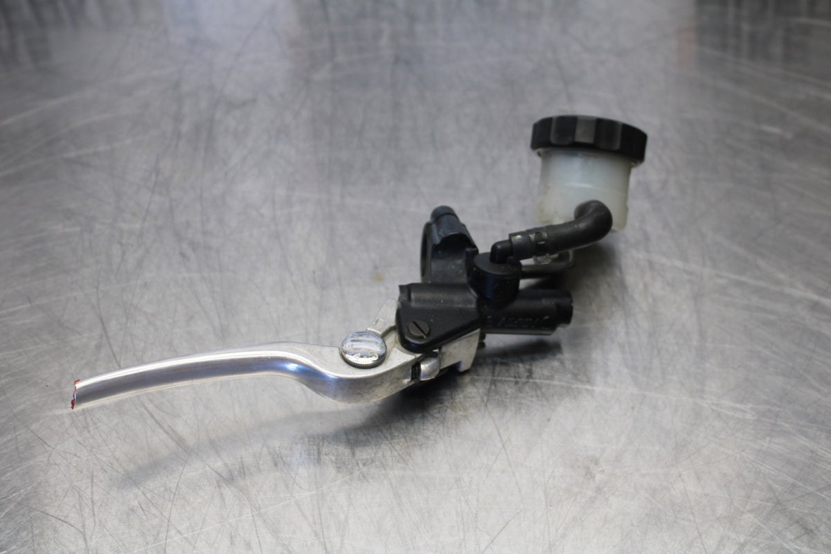 00 SUZUKI SV650 FRONT BRAKE MASTER CYLINDER w/ LEVER BB156