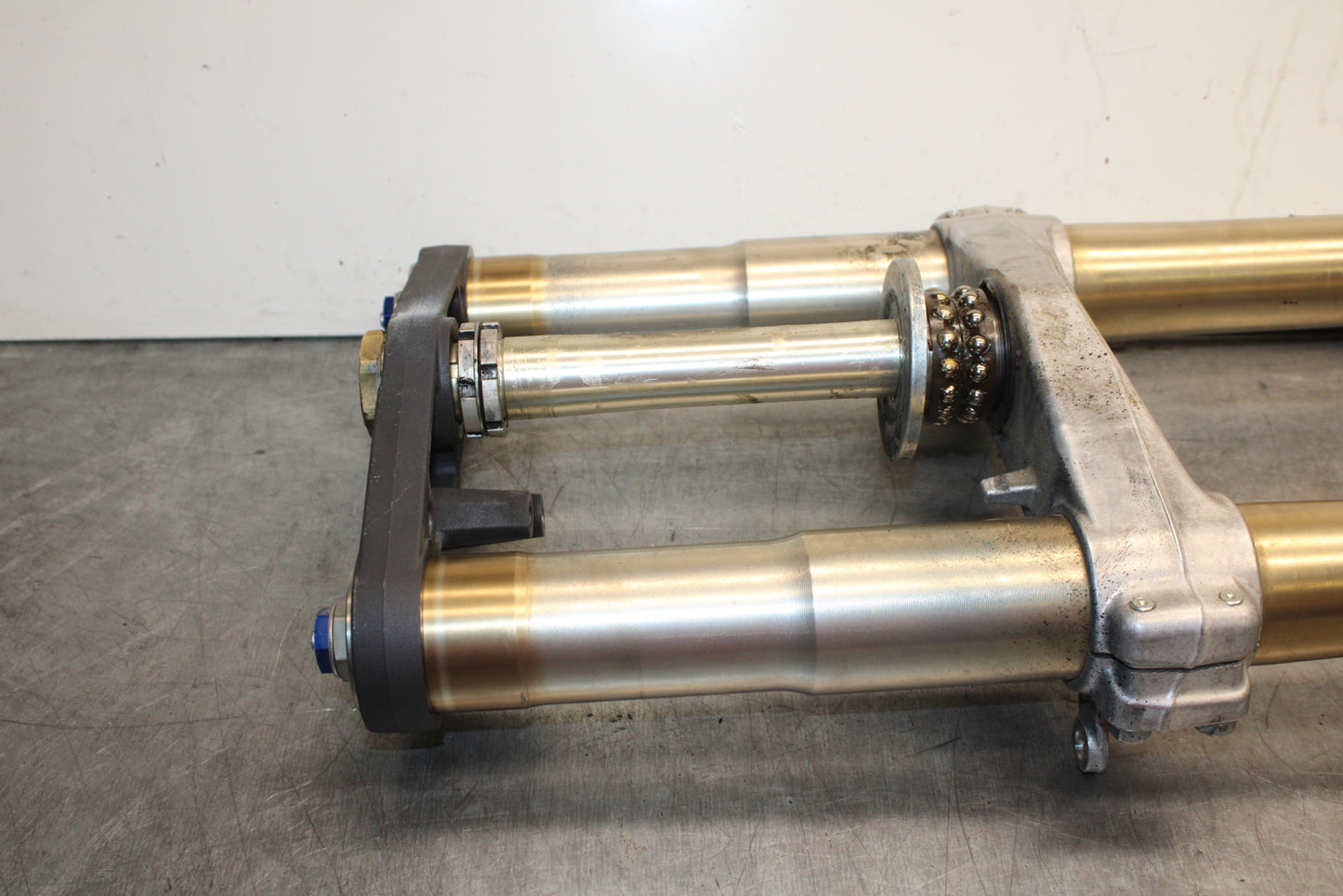 08-10 SUZUKI GSXR 600 COMPLETE FRONT END FORKS SUSPENSION TRIPLE TREE  BB753