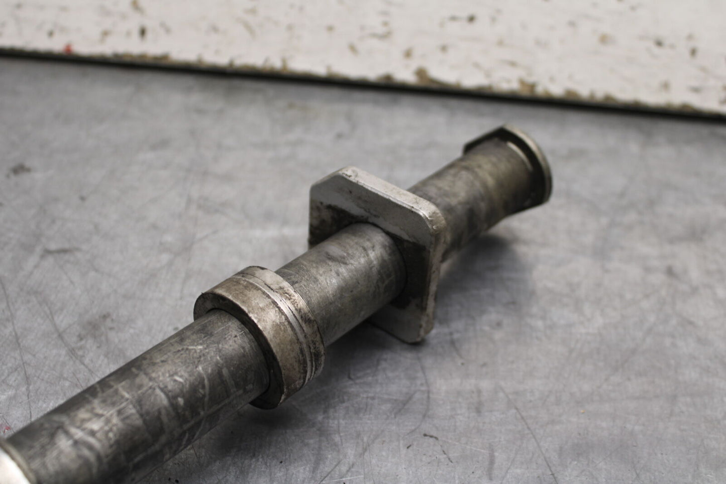 06-07 SUZUKI GSXR 600 REAR AXLE BACK WHEEL RIM PIVOT BOLT AXEL BB737