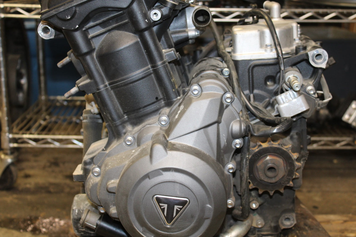 20 TRIUMPH STREET TRIPLE 765 15,358KM ENGINE MOTOR BB864