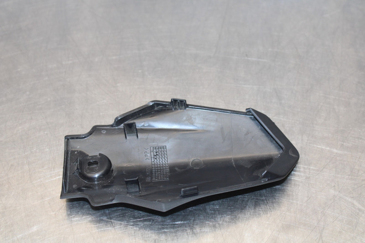 22-25 YAMAHA YZF R7 CENTER REAR BACK TAIL FAIRING COVER TRIM COWL BB176