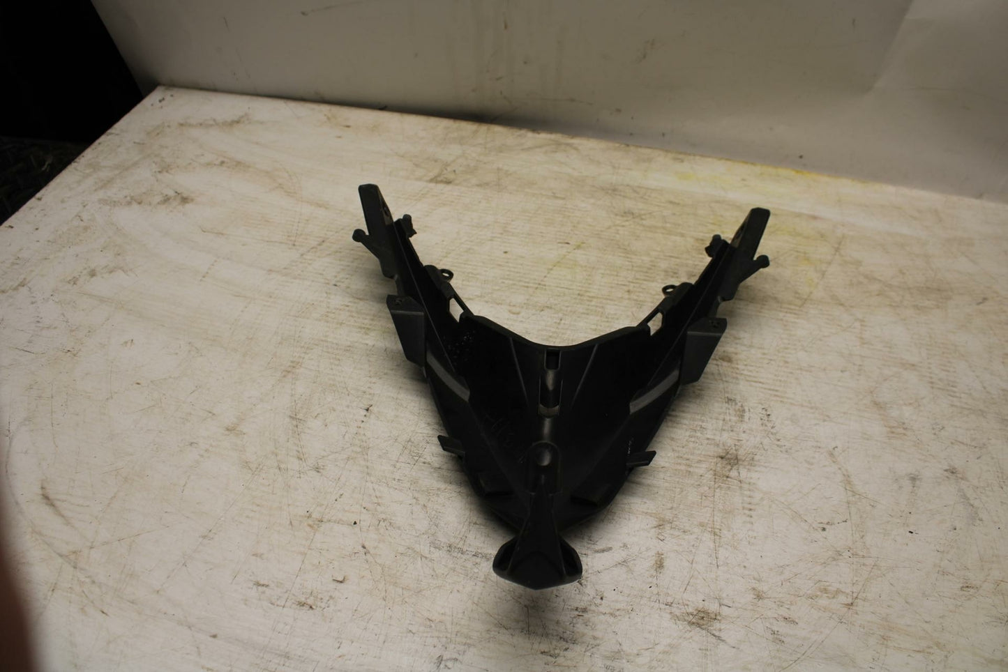 11-12 KAWASAKI NINJA 400 EX400 C FRONT CENTER COWL FAIRING BB358