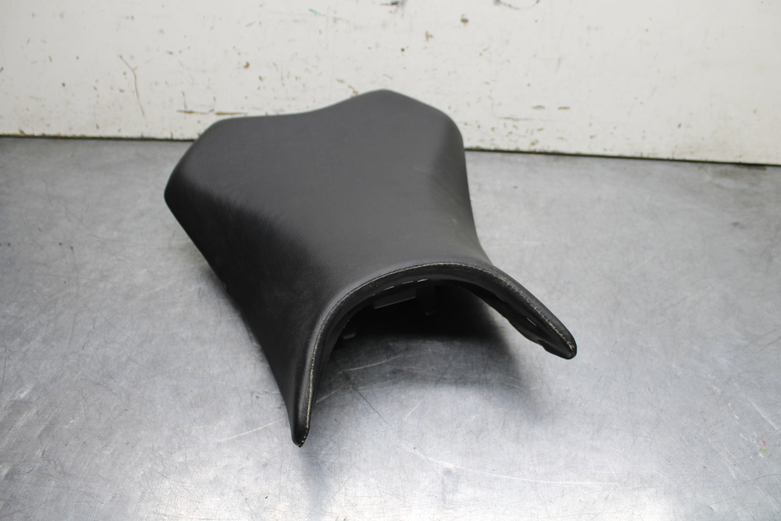 24 KAWASAKI NINJA 500 ABS FRONT DRIVERS SEAT PAD SADDLE PILLION BB730