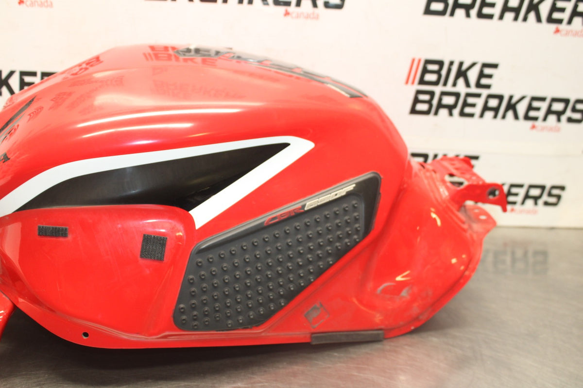 18 HONDA CBR650F GAS TANK FUEL CELL PETROL RESERVOIR BB946