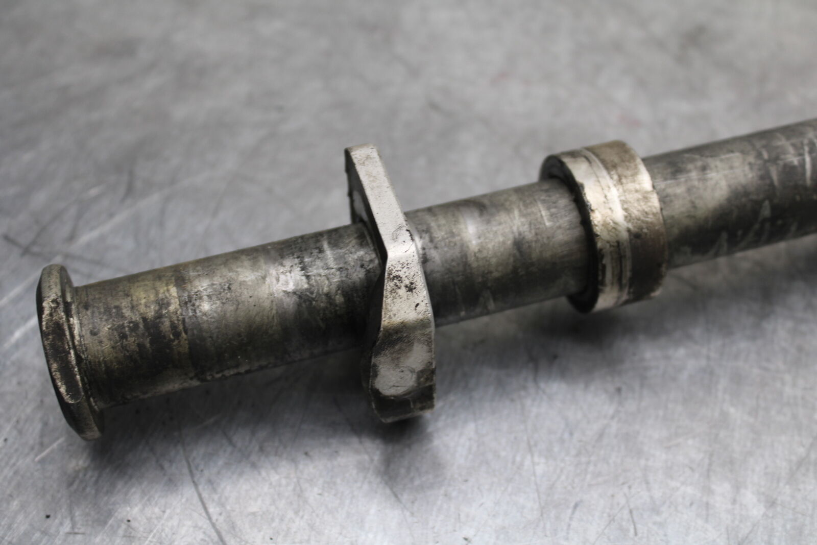 06-07 SUZUKI GSXR 600 REAR AXLE BACK WHEEL RIM PIVOT BOLT AXEL BB737