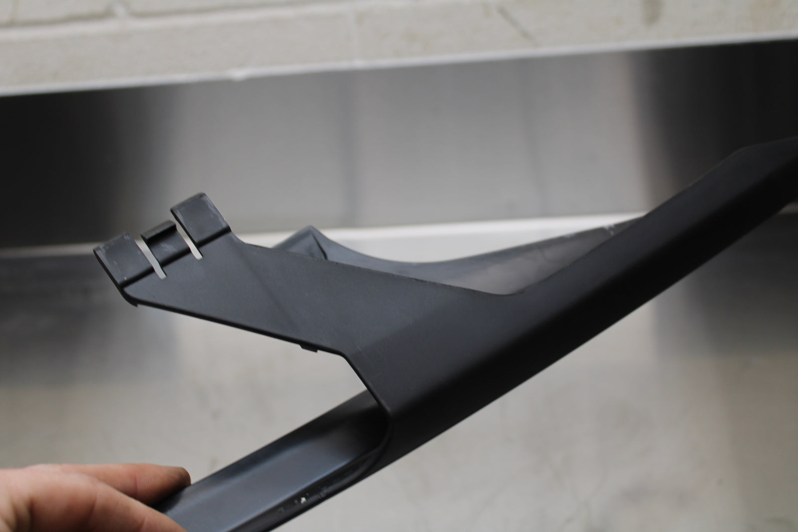 23-24 KAWASAKI NINJA ZX14R REAR BACK DRIVE CHAIN GUARD COVER SHIELD BB141