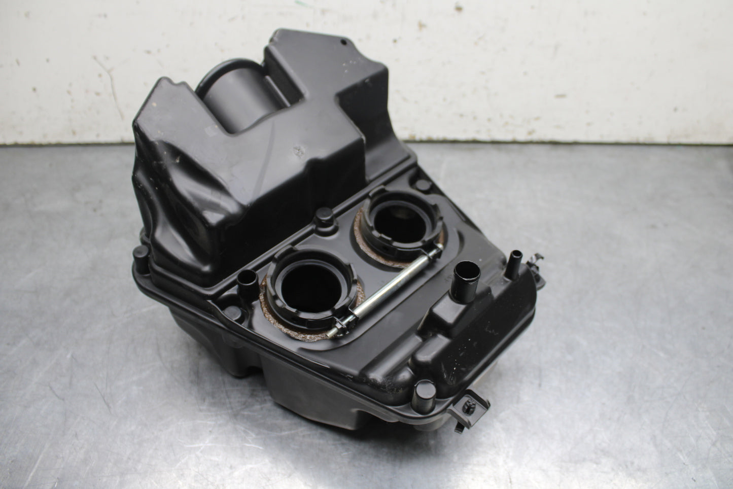 18-24 KAWASAKI NINJA 650 AIRBOX AIR INTAKE FILTER BOX BB725