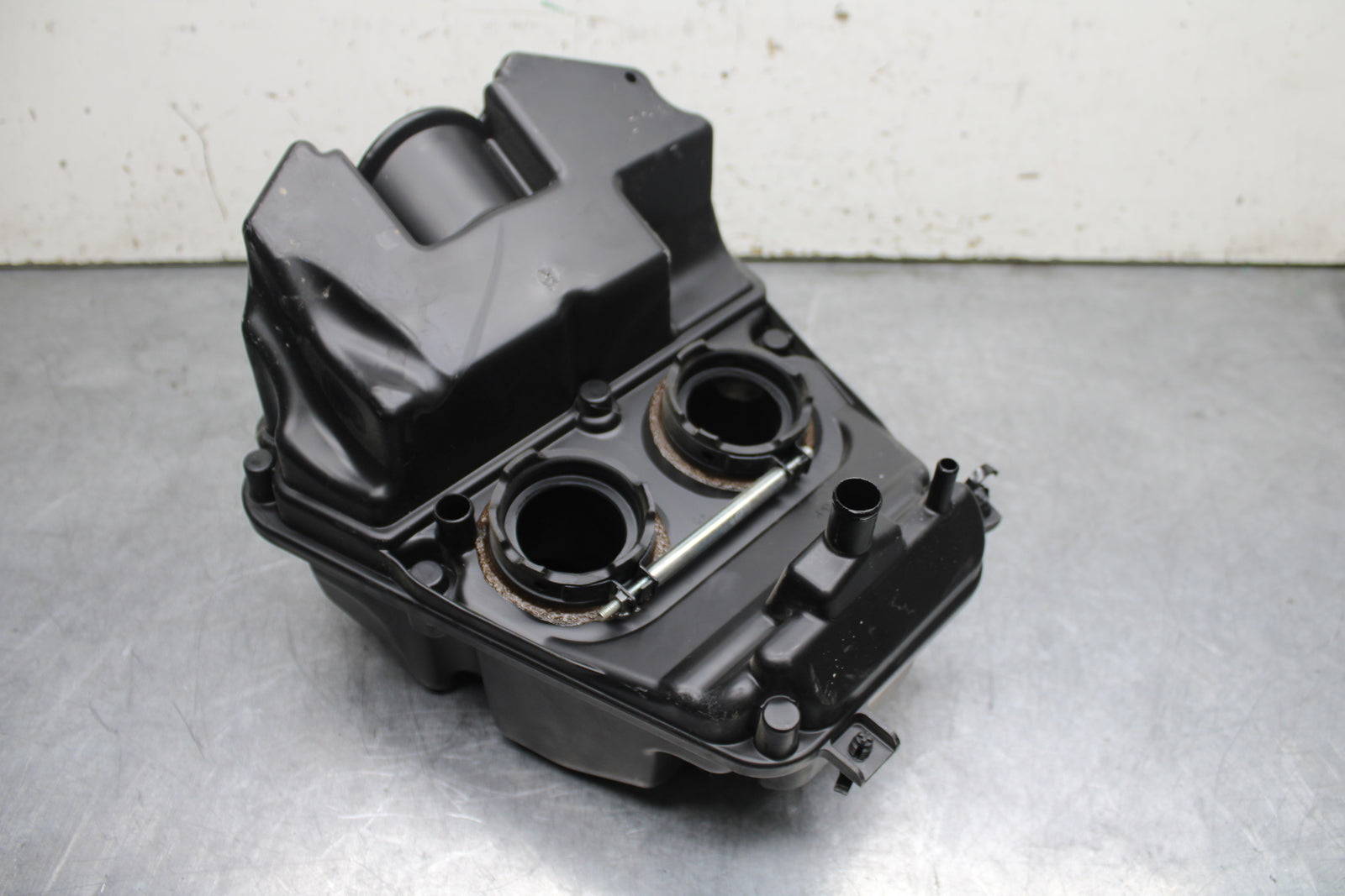 18-24 KAWASAKI NINJA 650 AIRBOX AIR INTAKE FILTER BOX BB725