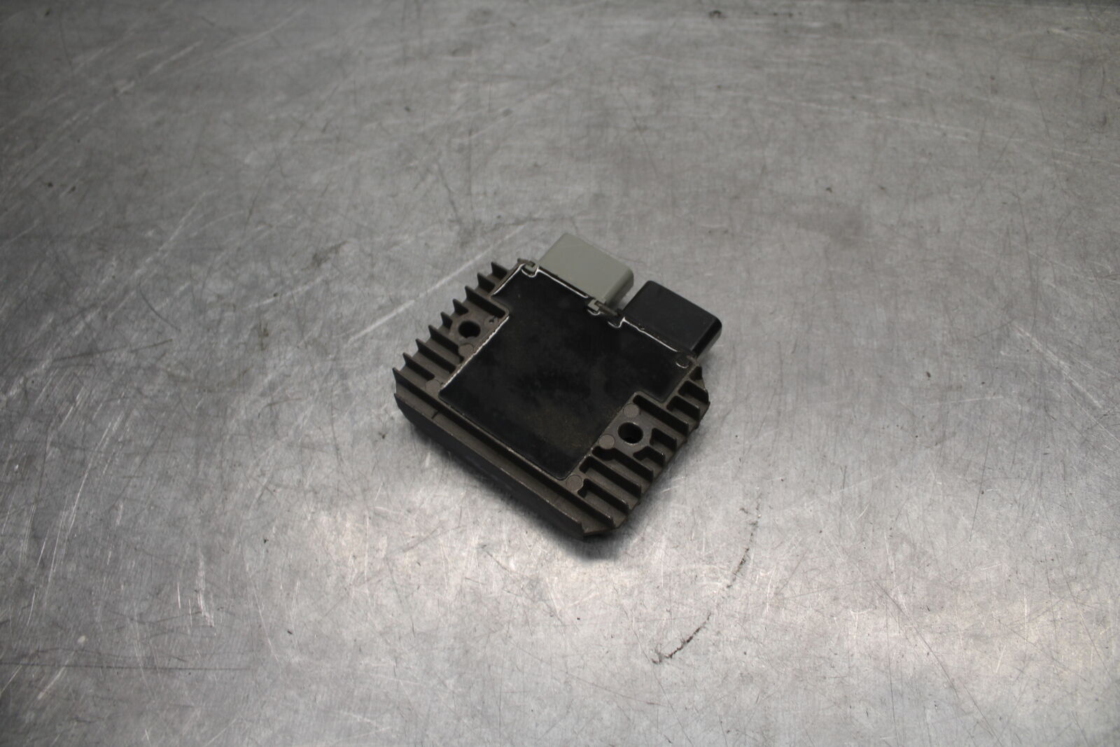 09-12 KAWASAKI NINJA ZX6R RECTIFIER VOLTAGE REGULATOR 21066-0028 BB698