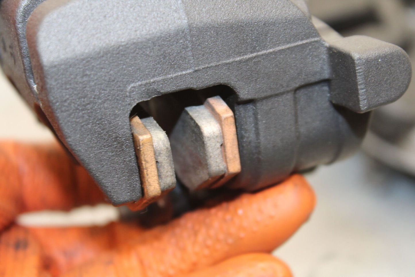 18-23 KAWASAKI NINJA 400 LEFT FRONT BRAKE CALIPER BB660