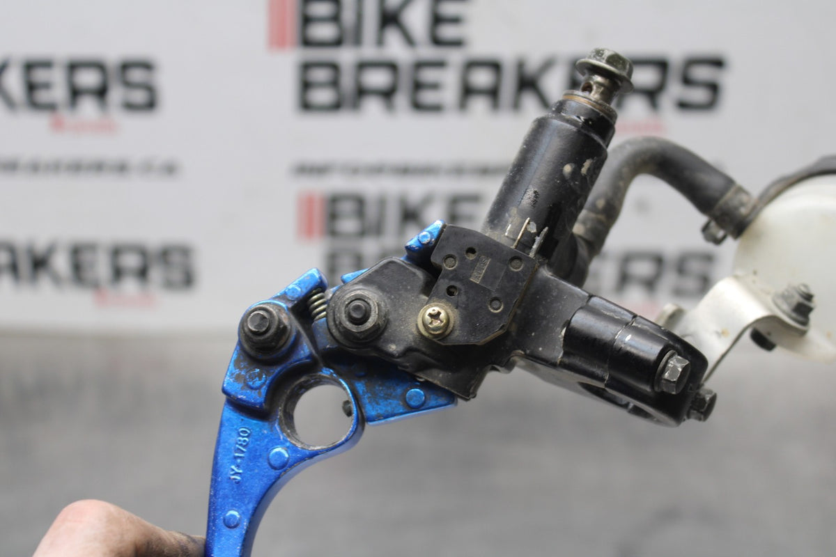 01-03 SUZUKI GSXR600 FRONT BRAKE MASTER CYLINDER w/ LEVER BB841