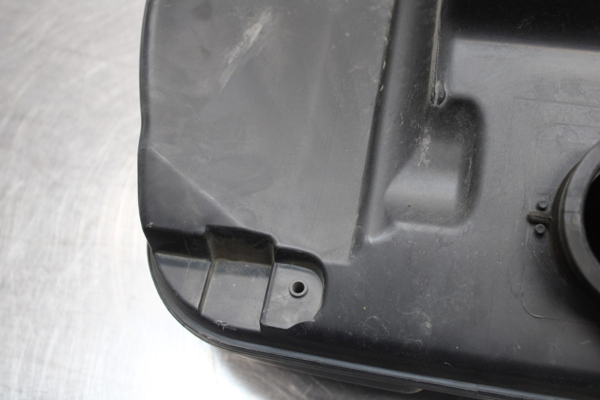 2006 Suzuki Boulevard C90 AIRBOX AIR INTAKE FILTER BOX BB849