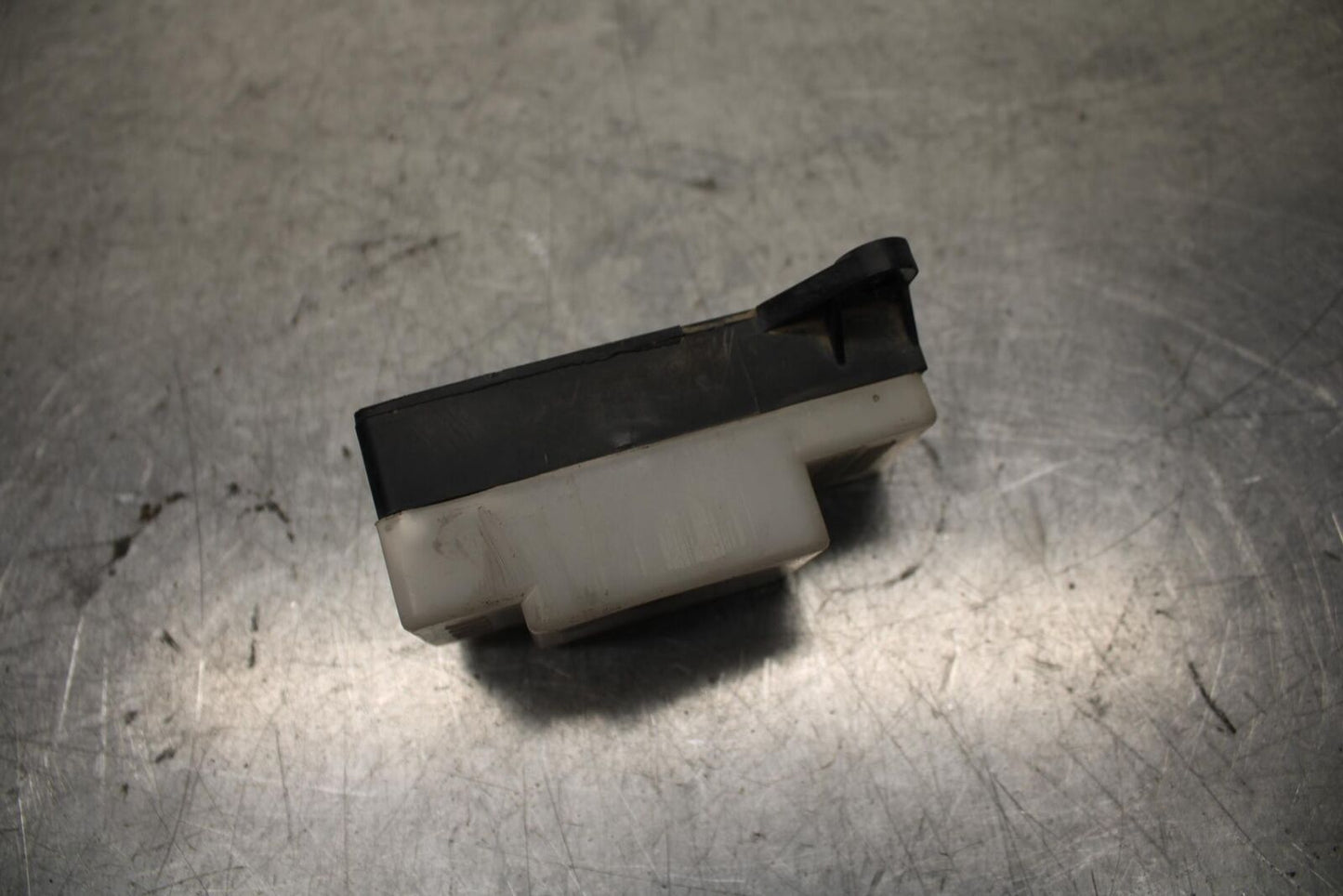 1988 Suzuki Katana 600 GSX600F RELAY ASSEMBLY FUSE BOX BB94