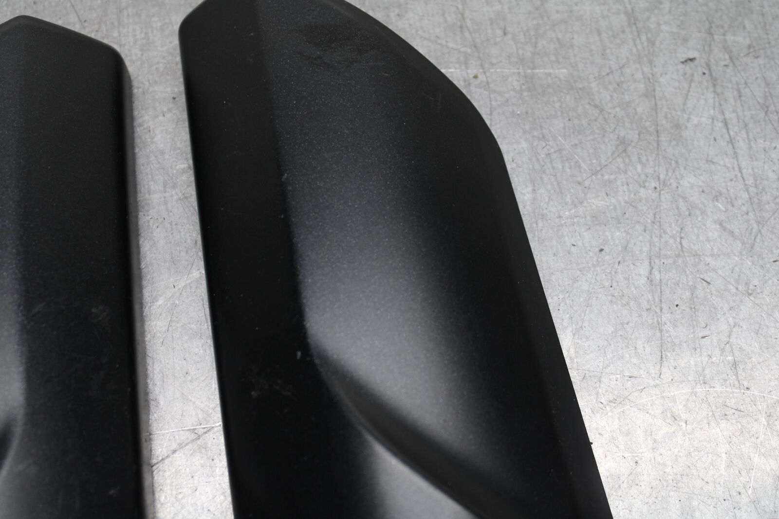 12-17 KAWASAKI ER-6N Z650 FRONT FORK GUARD COVER SET PAIR BB709