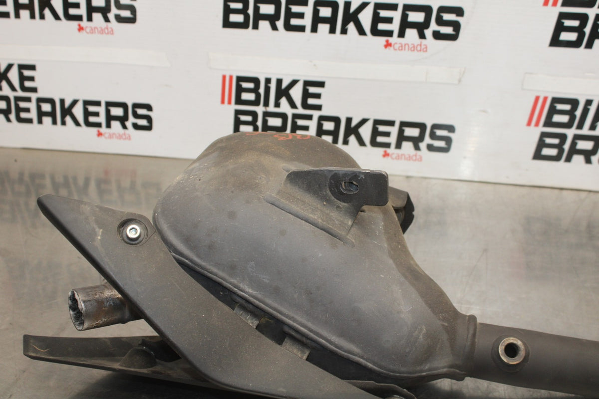23 YAMAHA YZF R3 EXHAUST HEADER PIPES MANIFOLD BB806