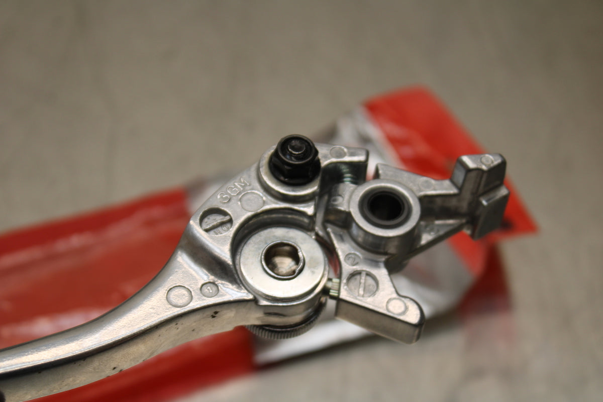 96 YAMAHA YZF750R RIGHT CLIPON HANDLEBAR BRAKE LEVER BB137