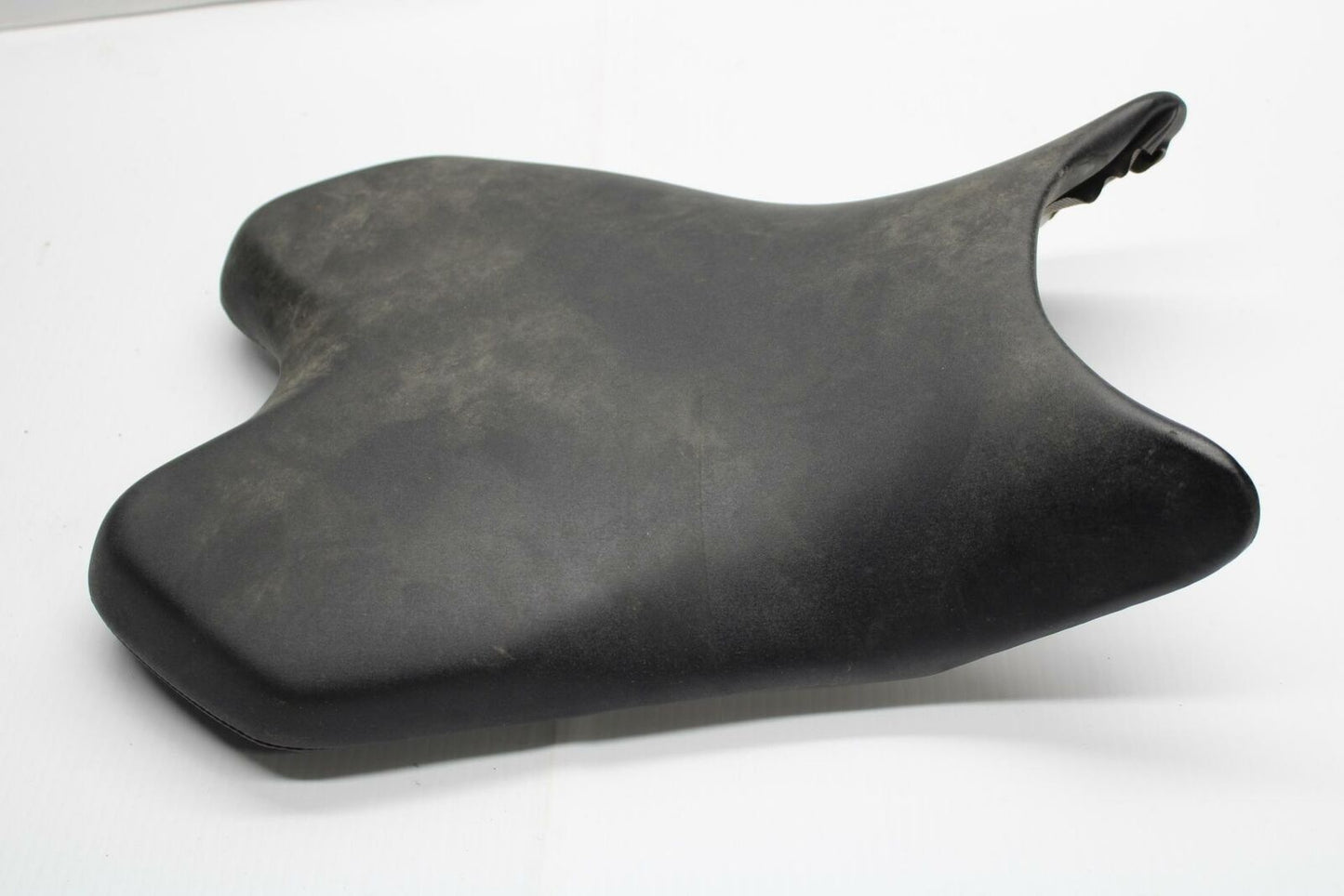08-16 YAMAHA YZF R6 FRONT DRIVERS SEAT PAD SADDLE PILLION BB247