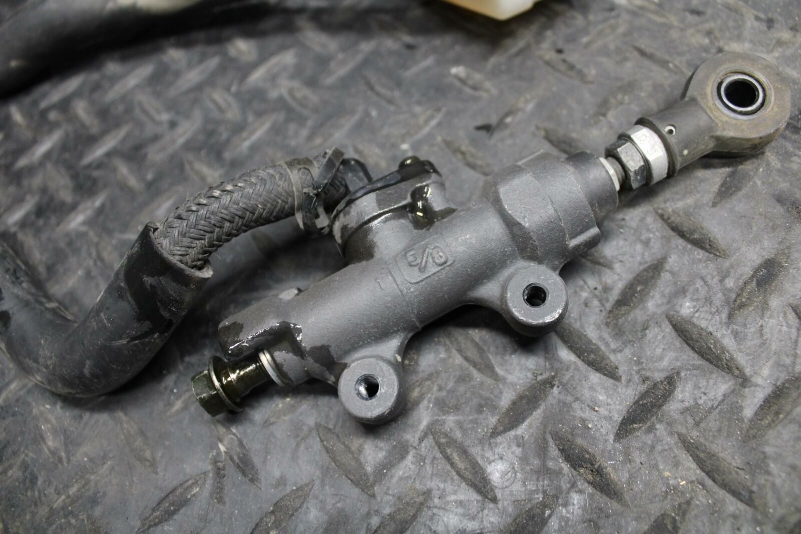 03-04 HONDA CBR600RR REAR BACK BRAKE MASTER CYLINDER W RESERVOIR BB200
