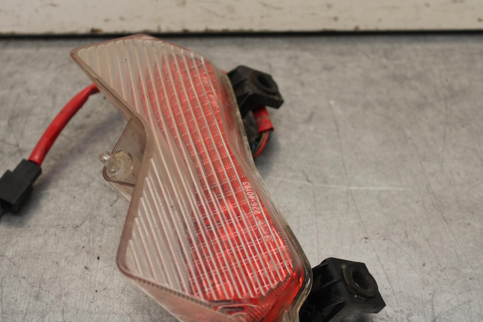 03-04 KAWASAKI NINJA ZX6RR REAR TAIL TAILLIGHT BACK BRAKE LIGHT BB105