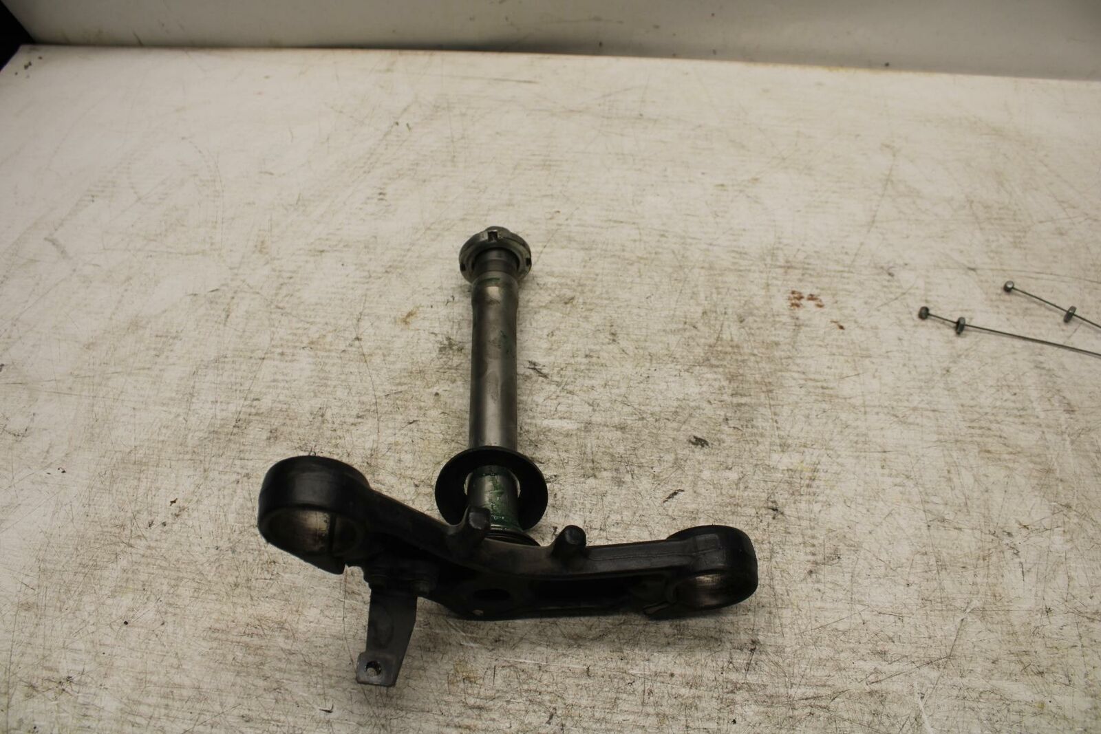 12-13 KAWASAKI EX300 NINJA FRONT FORKS CLAMP LOWER TRIPLE TREE STEM BB373