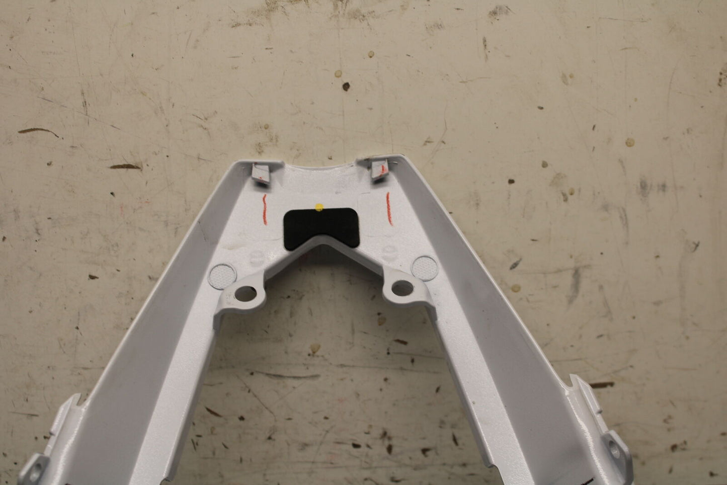 18-23 KAWASAKI NINJA 400 CENTER REAR BACK TAIL FAIRING COWL BB660