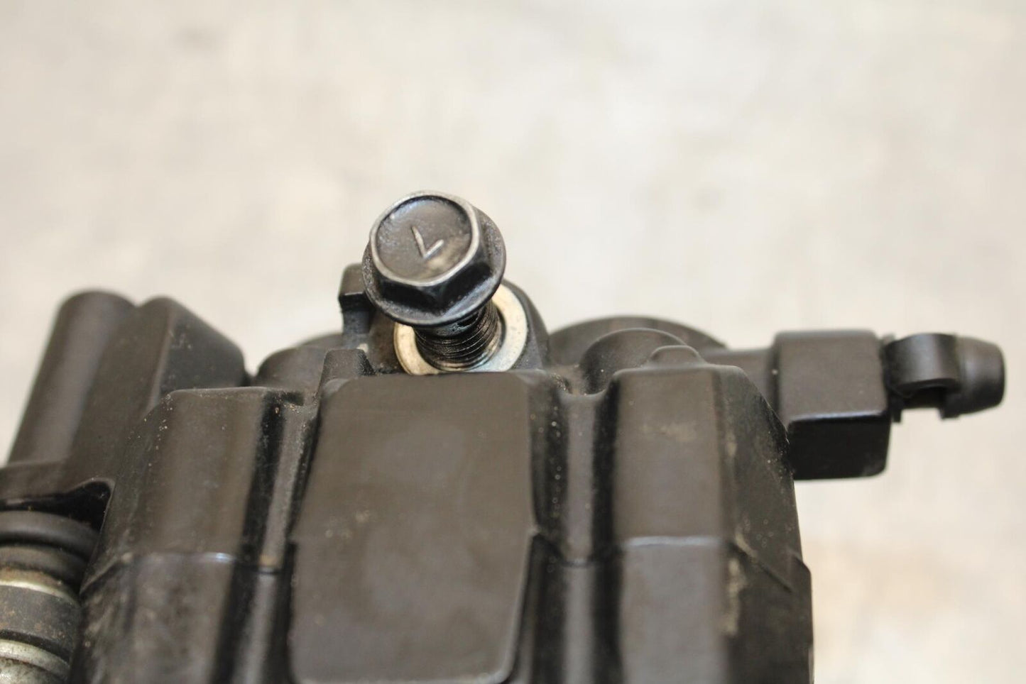 2015 Kawasaki Ninja 300 EX300B ABS REAR BACK BRAKE CALIPER 43080-0151-25S BB61