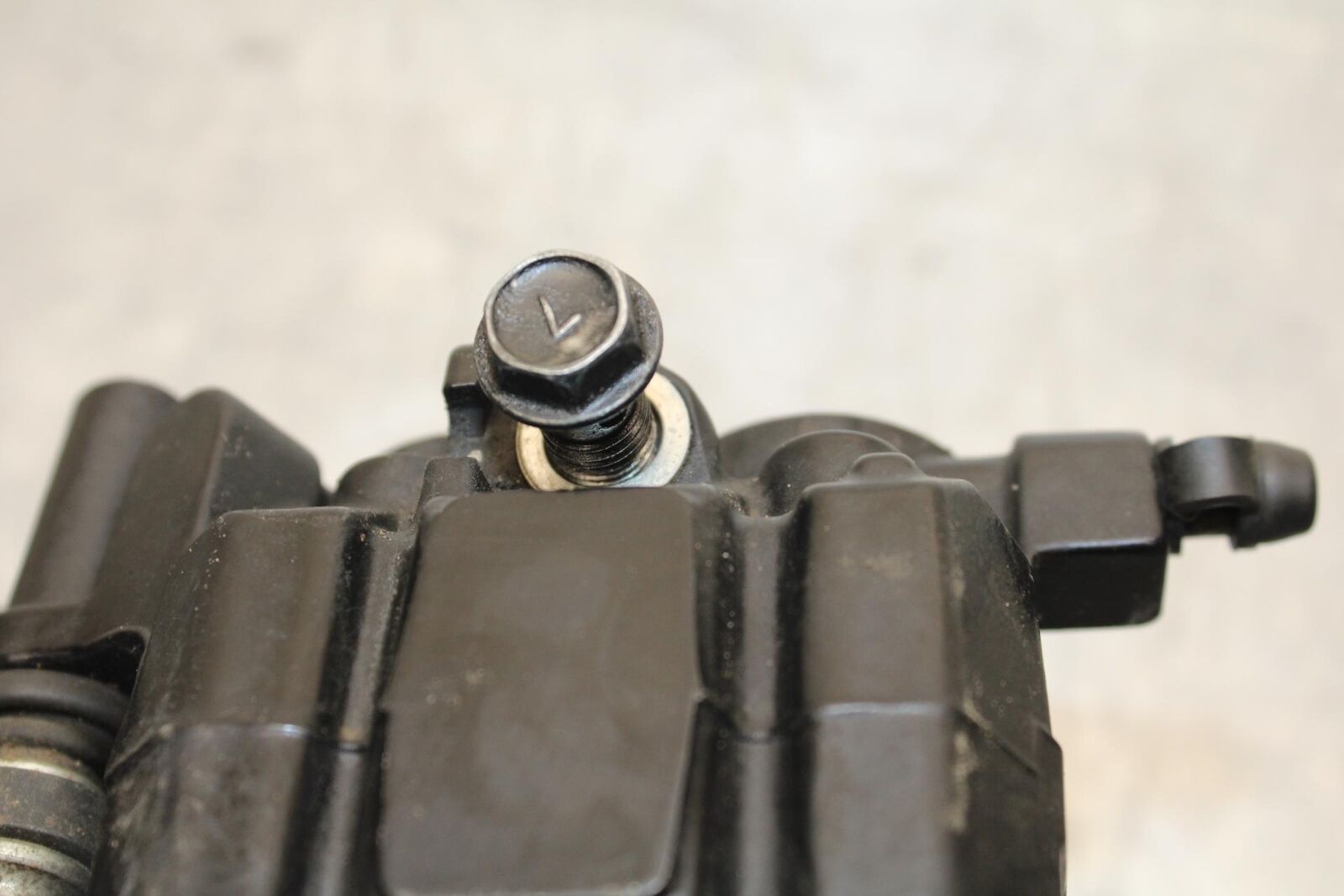 2015 Kawasaki Ninja 300 EX300B ABS REAR BACK BRAKE CALIPER 43080-0151-25S BB61