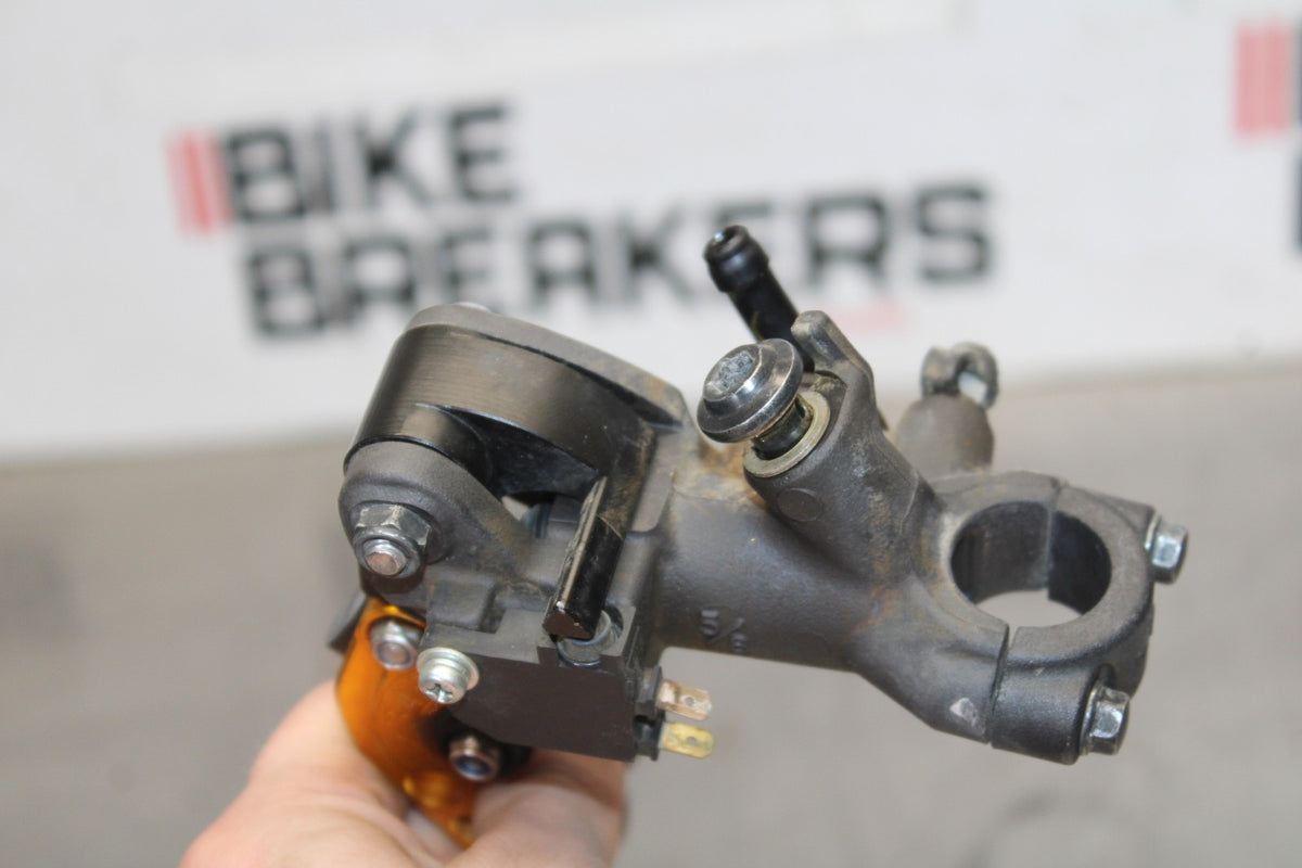 17 YAMAHA YZF R6 FRONT BRAKE MASTER CYLINDER w/ LEVER BB922