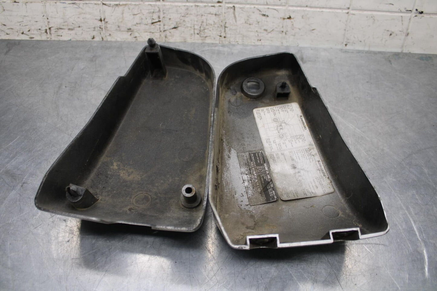 2005 Kawasaki Vulcan 1500 VN1500N Classic SIDE COVER PANELSET COWL FAIRING BB576