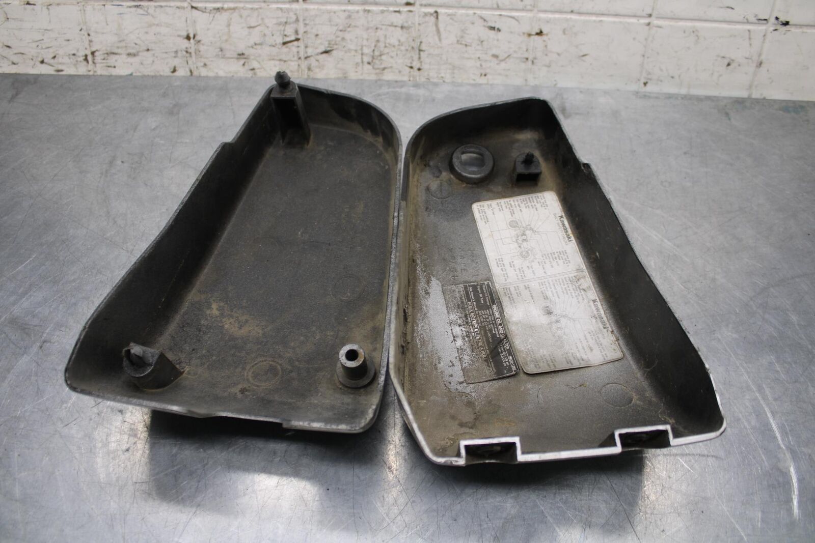 2005 Kawasaki Vulcan 1500 VN1500N Classic SIDE COVER PANELSET COWL FAIRING BB576