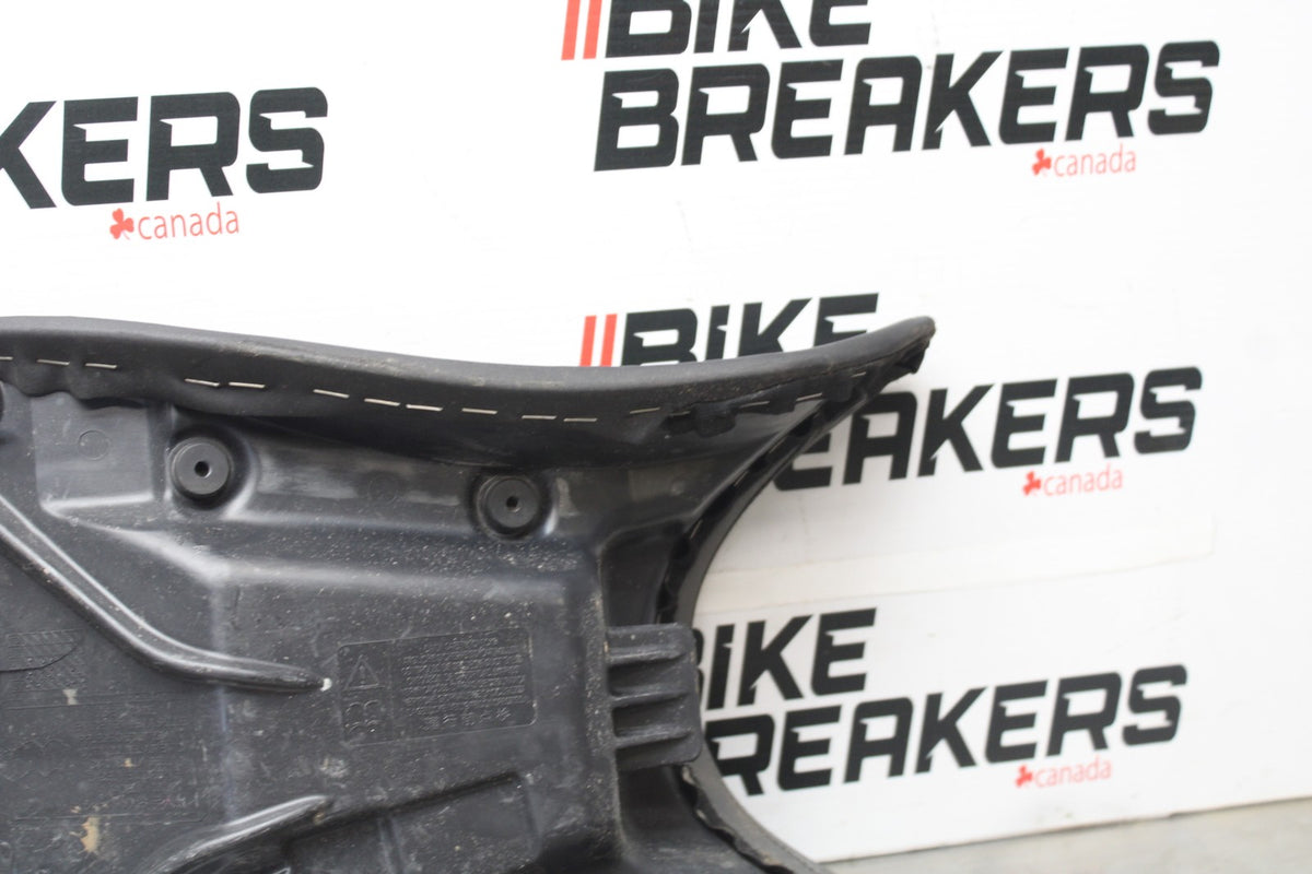 12 TRIUMPH STREET TRIPLE R FRONT REAR SEAT SADDLE BB914