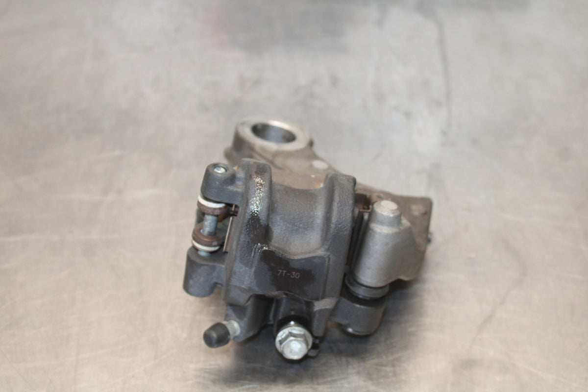 18 SUZUKI GSXR750 REAR BACK BRAKE CALIPER W MOUNT BRACKET BB891