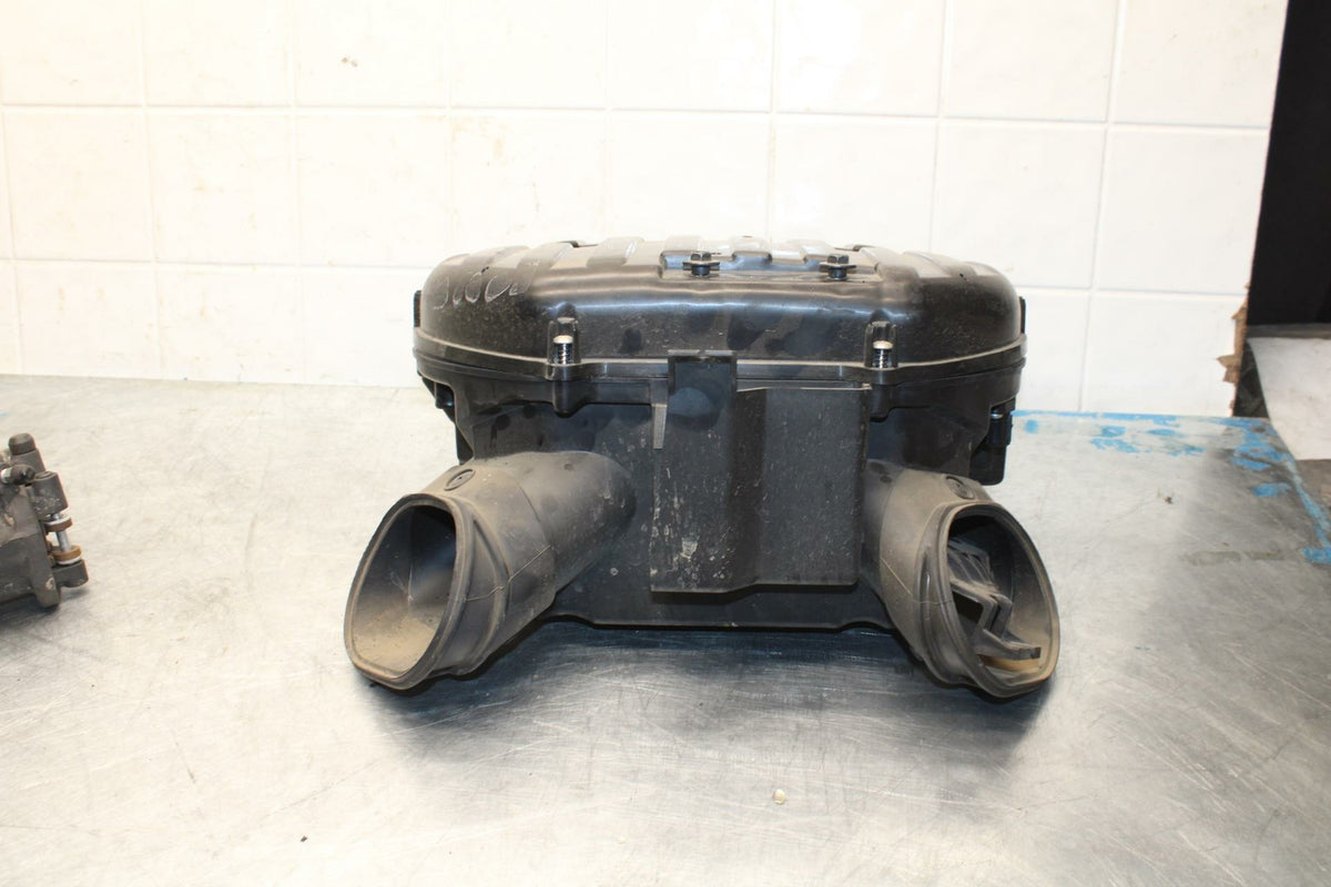 11-17 SUZUKI GSXR600 AIRBOX AIR INTAKE FILTER BOX BB417 #B