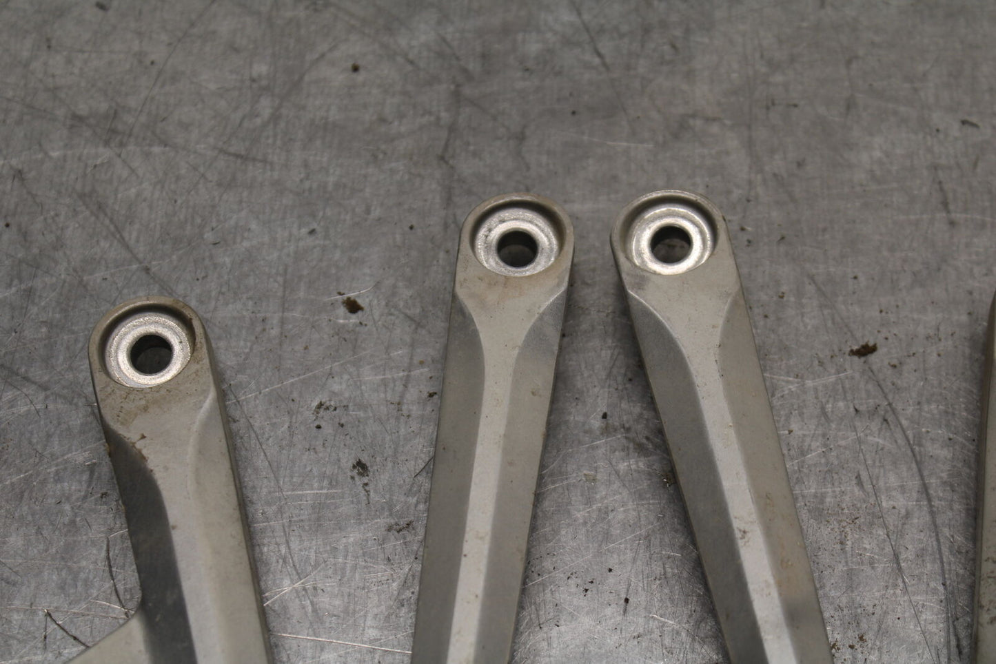 05-06 HONDA CBR600RR REAR BACK PASSENGER PEG SET PAIR BB739