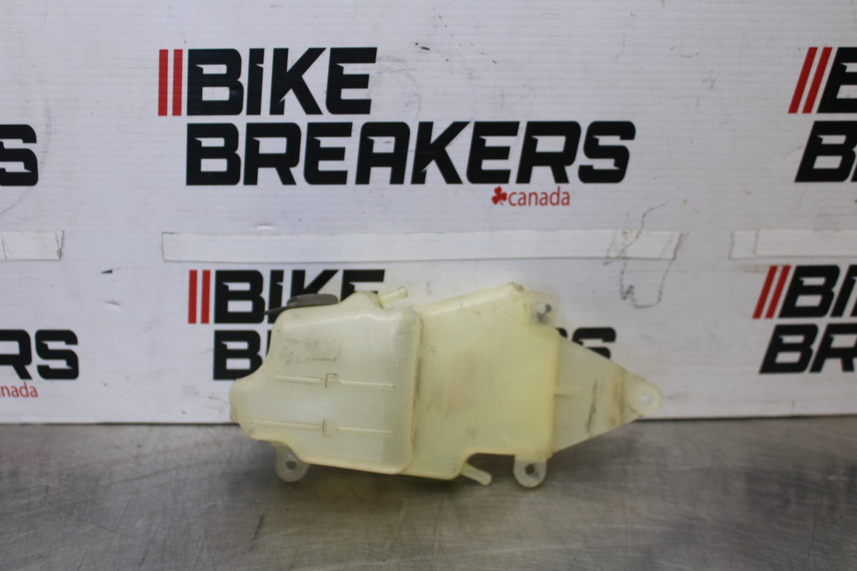 08 KAWASAKI VULCAN 1600 VN1600D NOMAD COOLANT WATER TANK RESERVOIR BOTTLE BB904